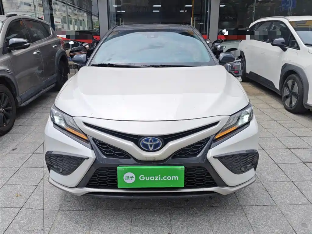 Toyota Camry 2022 — фото 3