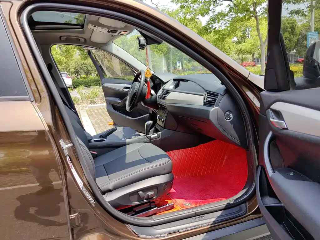BMW X1 2014 — фото 10