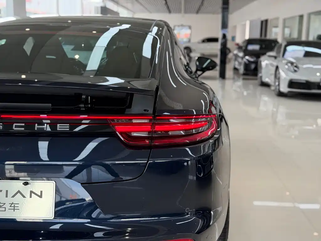 Porsche Panamera 2019 — фото 6