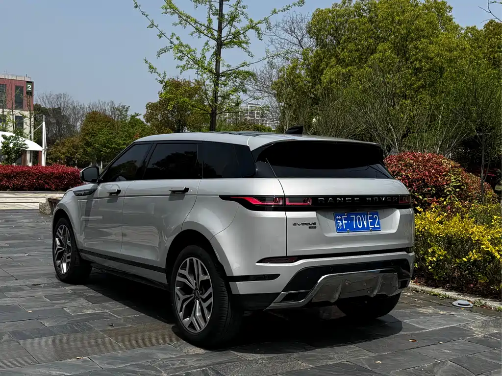 Land Rover Evoque 2023 — фото 4