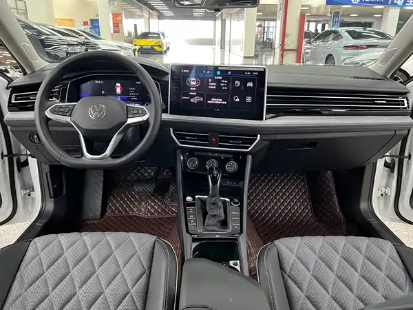 Volkswagen Sagitar 2023