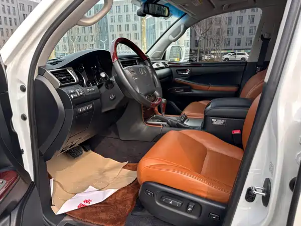 Lexus LX 2013