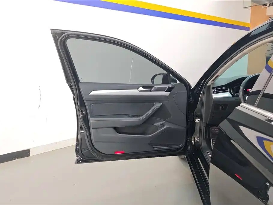Volkswagen Magotan GTE PHEV 2023 — фото 7