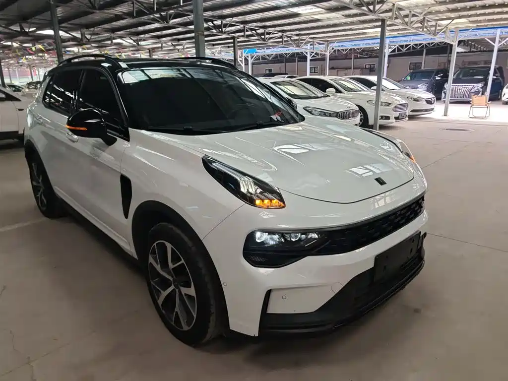 Lynk & Co 01 EM-P 2021 — фото 4