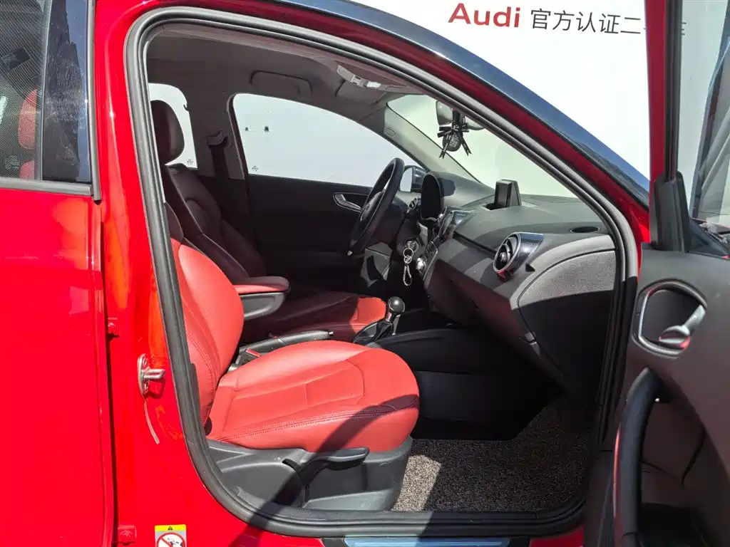 Audi A1 2017 — фото 11