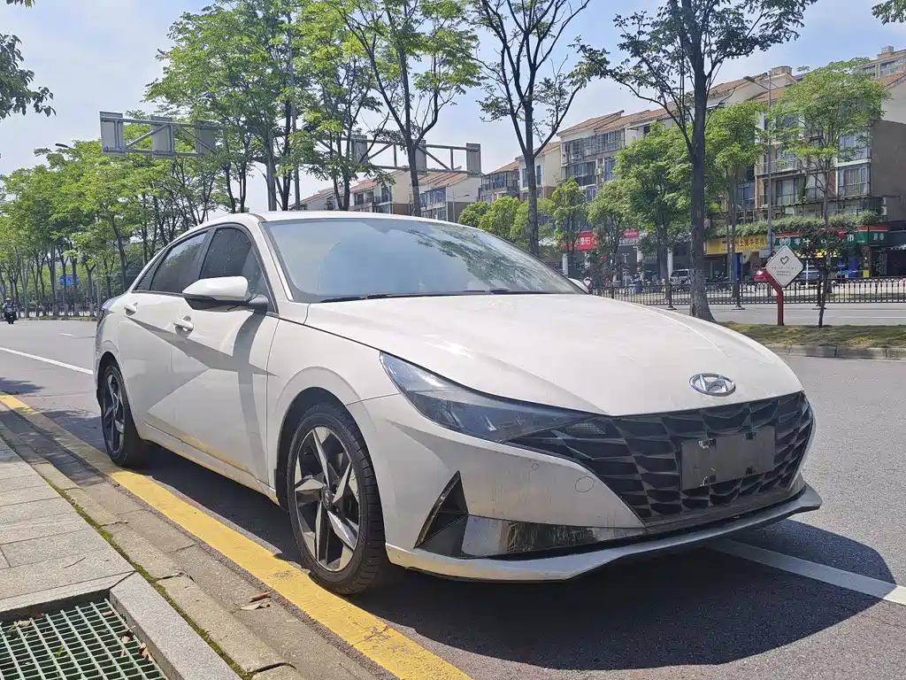 Hyundai Elantra 2020 — фото 2