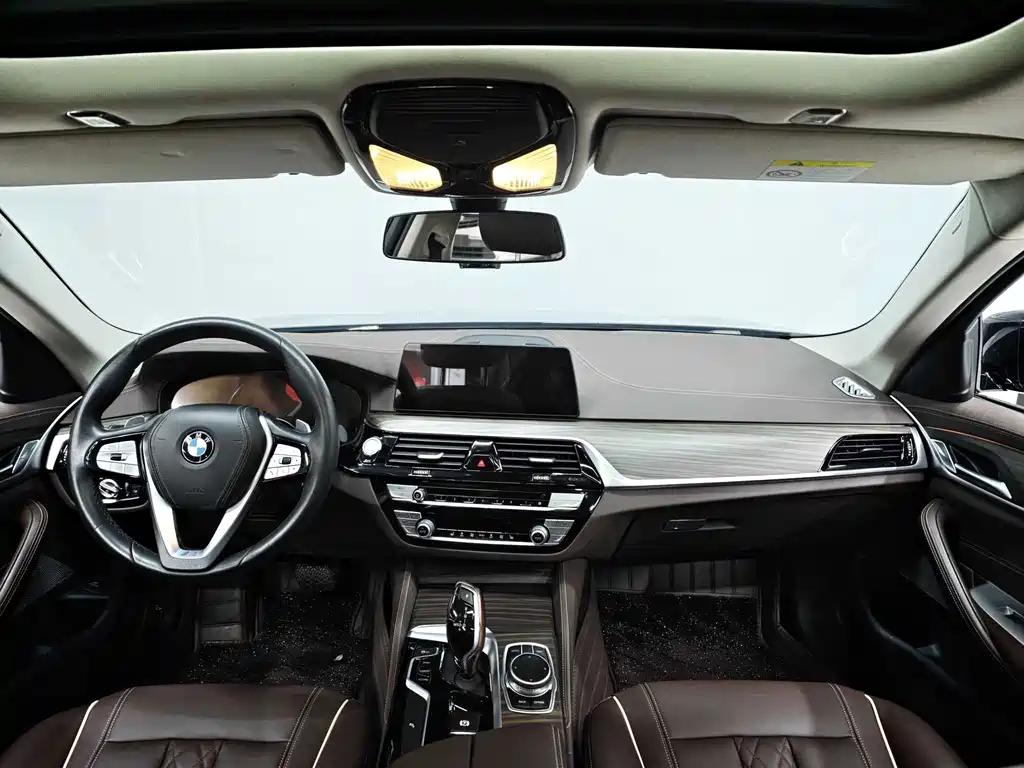BMW 5 Series 2020 — фото 11