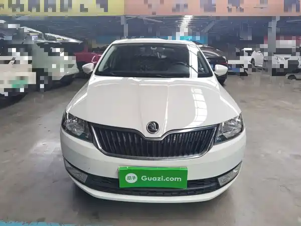 Skoda Rapid Spaceback 2015