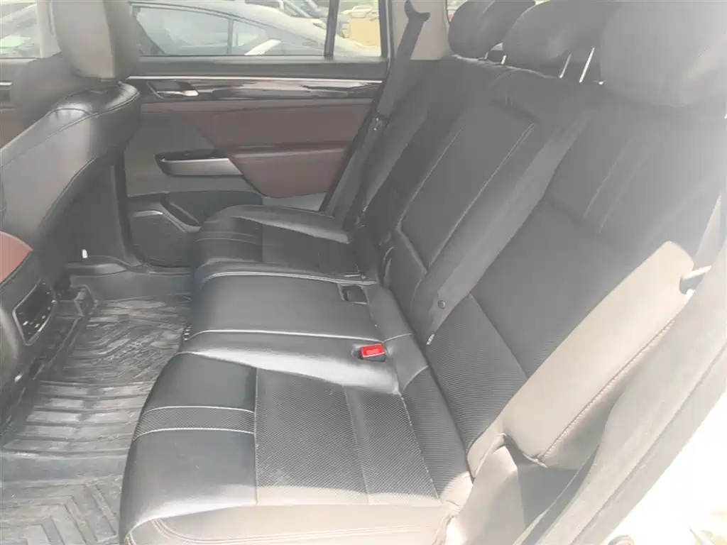 GAC Motor Trumpchi GS8 2018 — фото 17