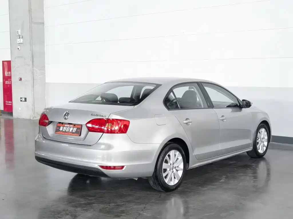 Volkswagen Sagitar 2014