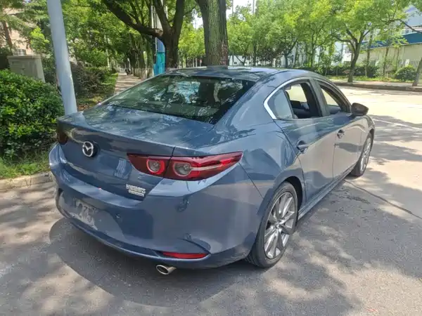 Mazda 3 Axela 2024