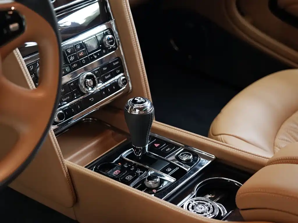 Bentley Mulsanne 2017 — фото 14