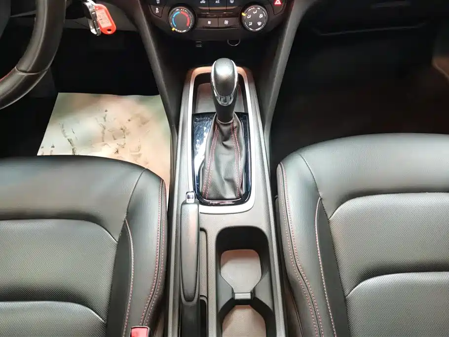 Chevrolet Monza 2019 — фото 16