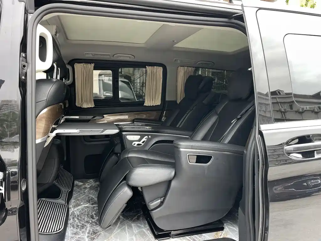 Mercedes-Benz V-Class 2020 — фото 20