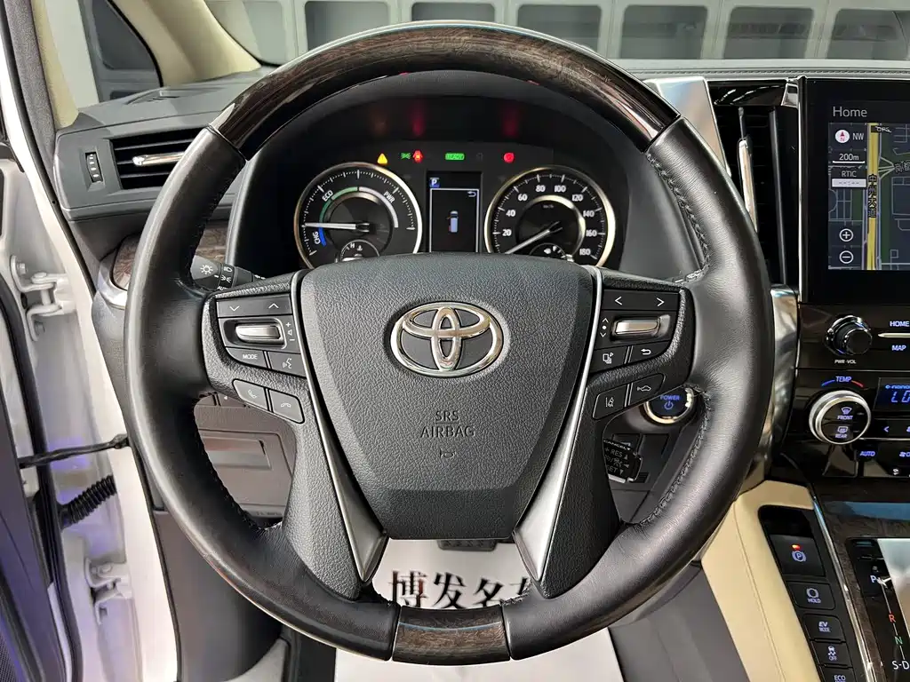 Toyota Vellfire 2022 — фото 24