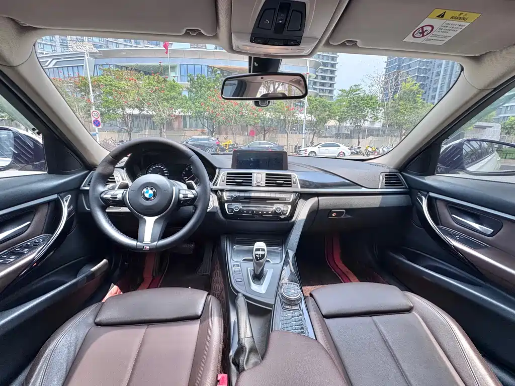 BMW 3 Series 2018 — фото 8
