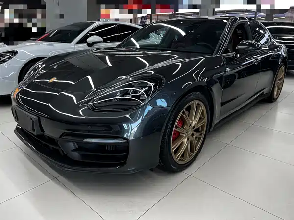 Porsche Panamera 2021