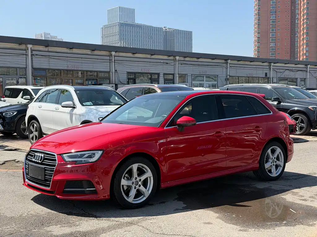 Audi A3 2019 — фото 1