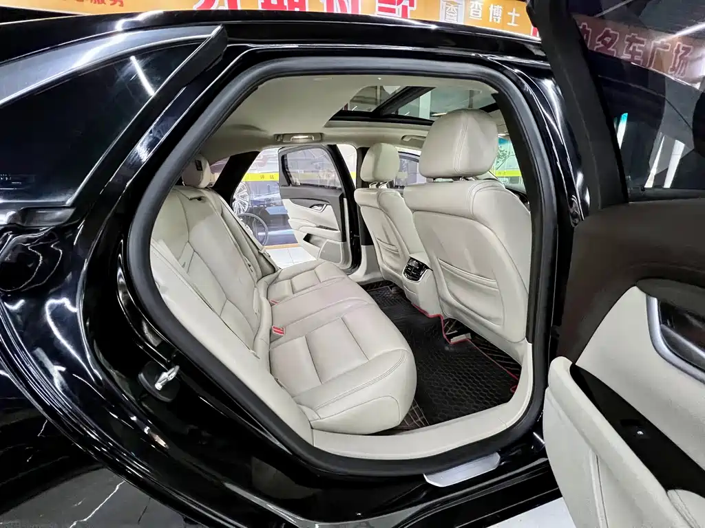 Cadillac XTS 2017 — фото 14