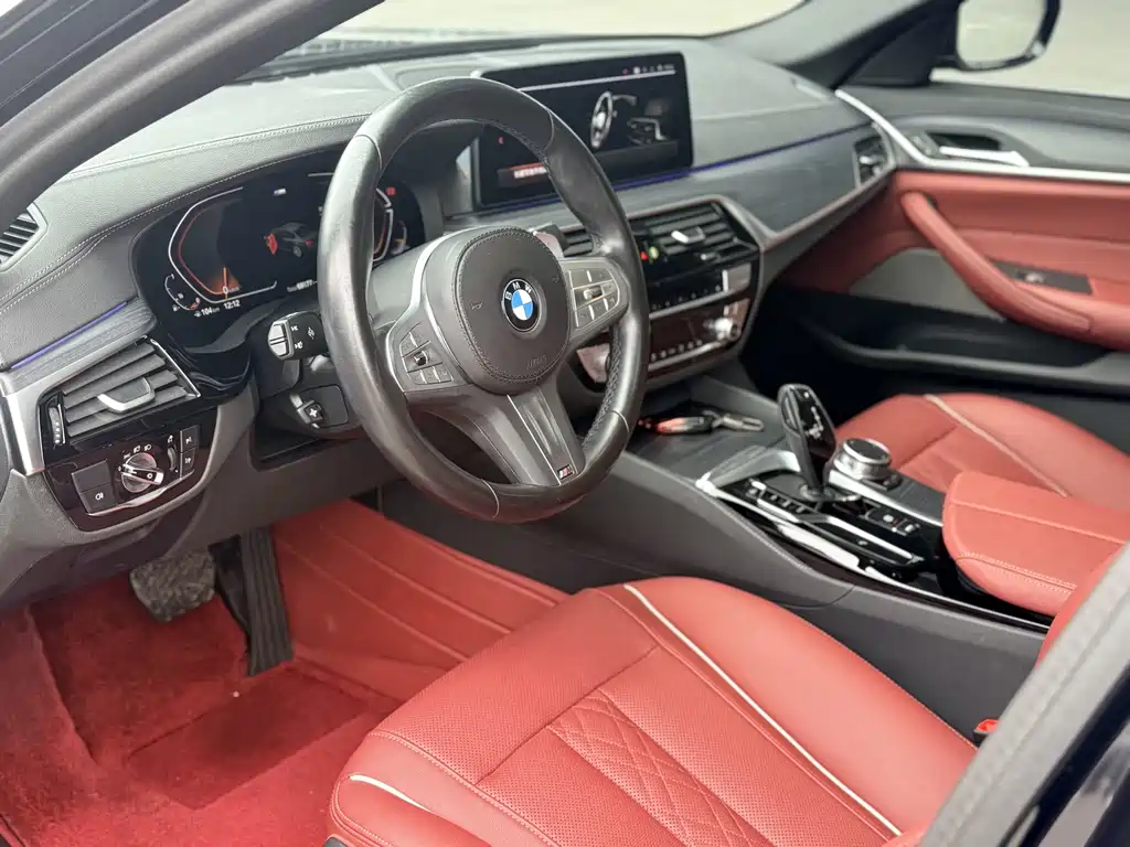BMW 5 Series 2023 — фото 11