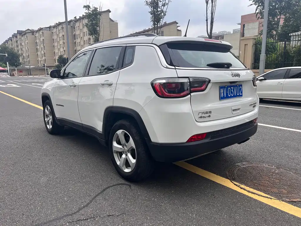 Jeep Compass 2018 — фото 12