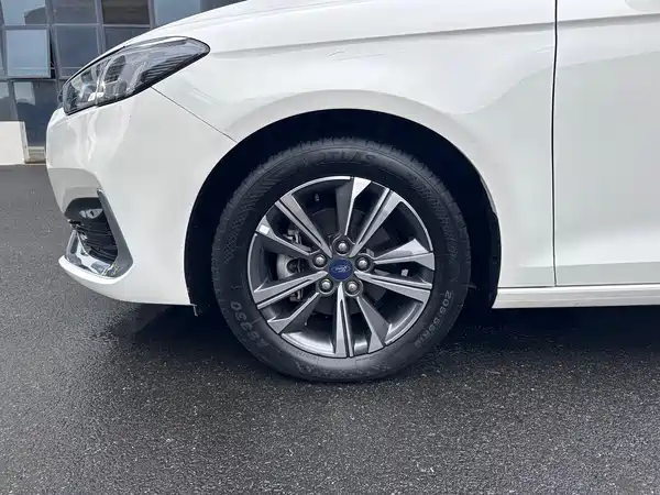 Ford Escort 2021