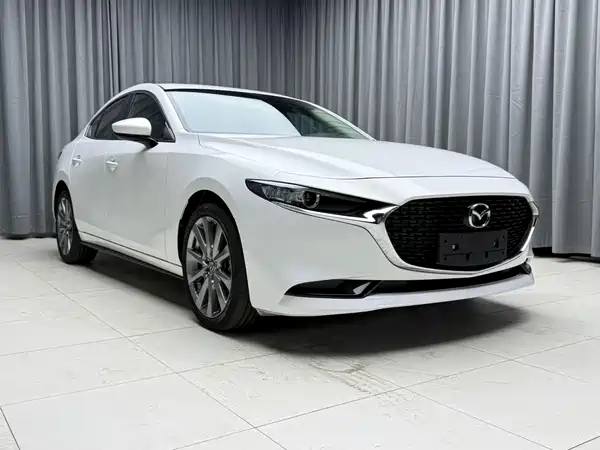Mazda 3 Axela 2022