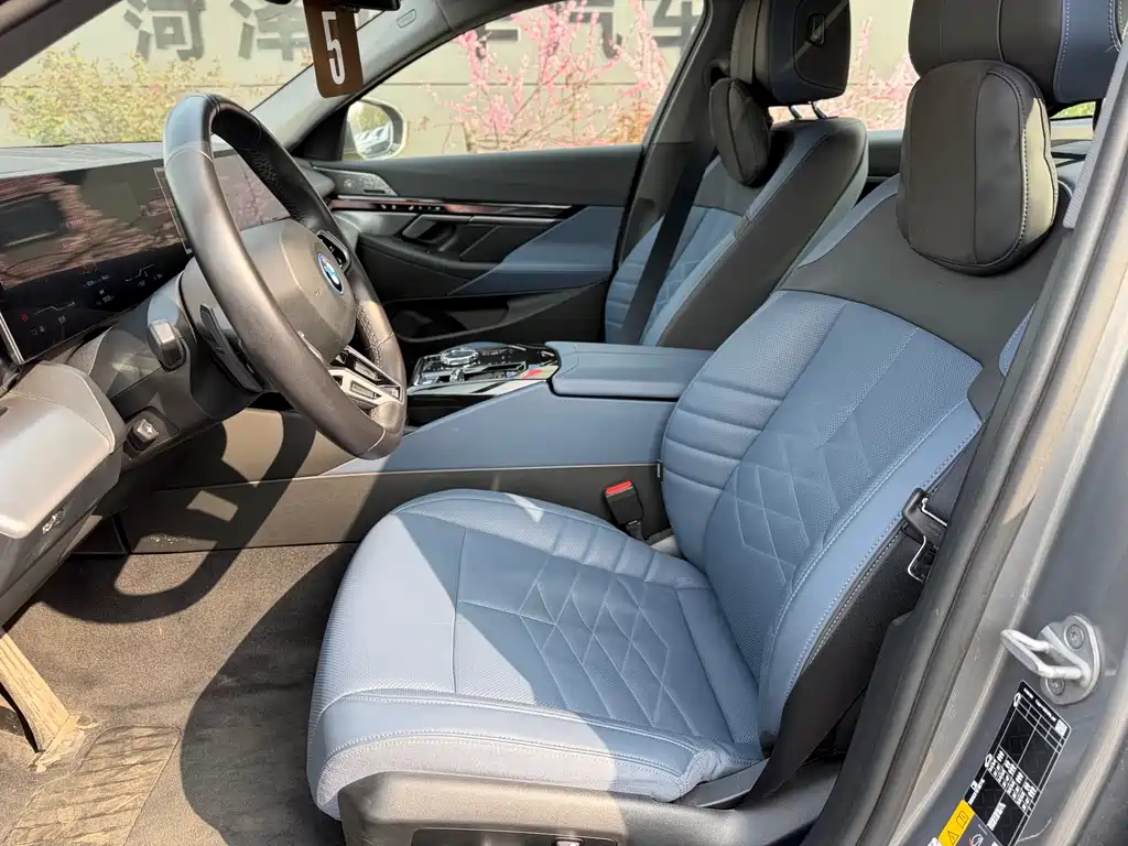 BMW i5 2025 — фото 6