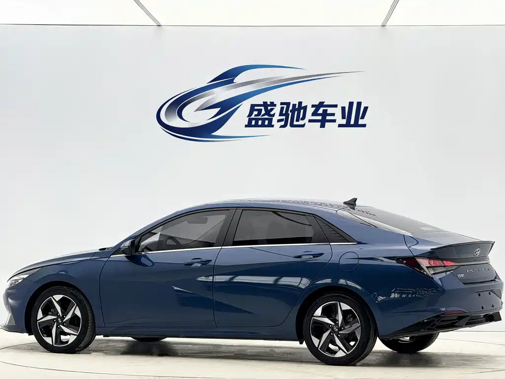 Hyundai Elantra 2023