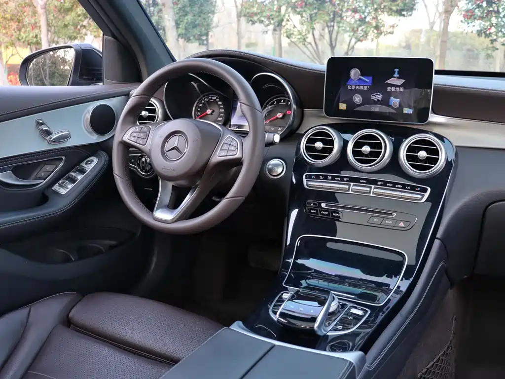 Mercedes-Benz GLC 2017 — фото 19