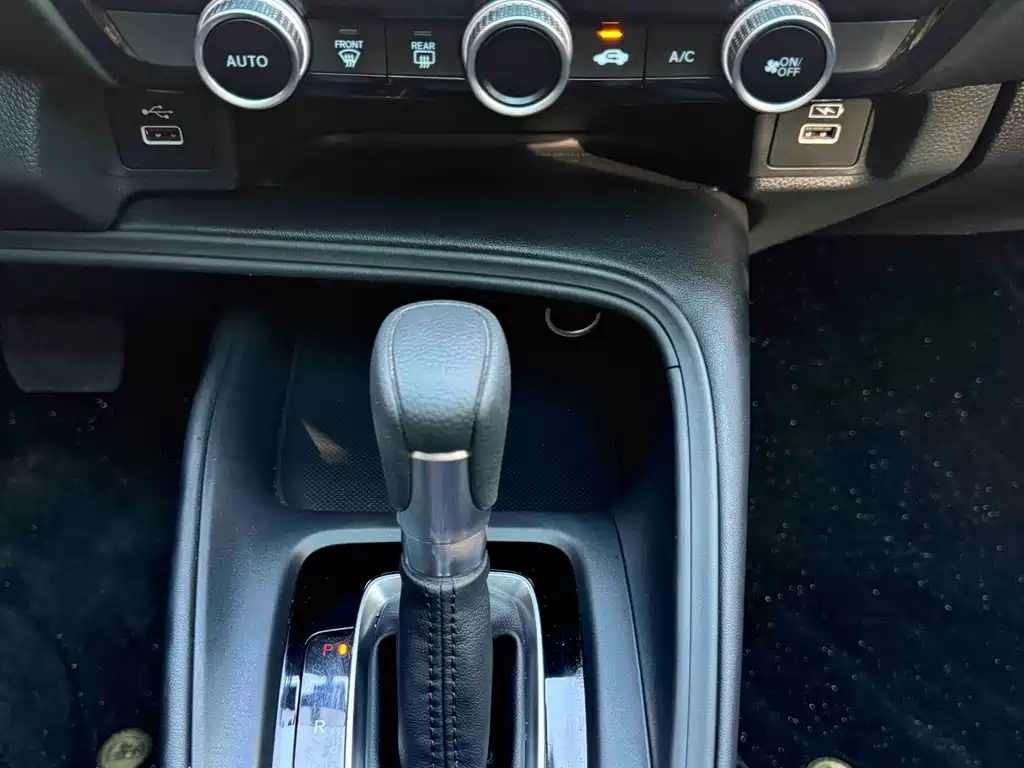 Honda Vezel 2023 — фото 17