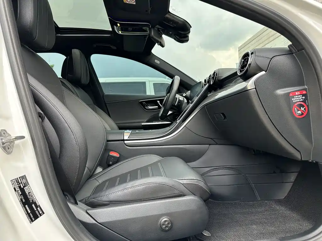 Mercedes-Benz C-Class 2023 — фото 10