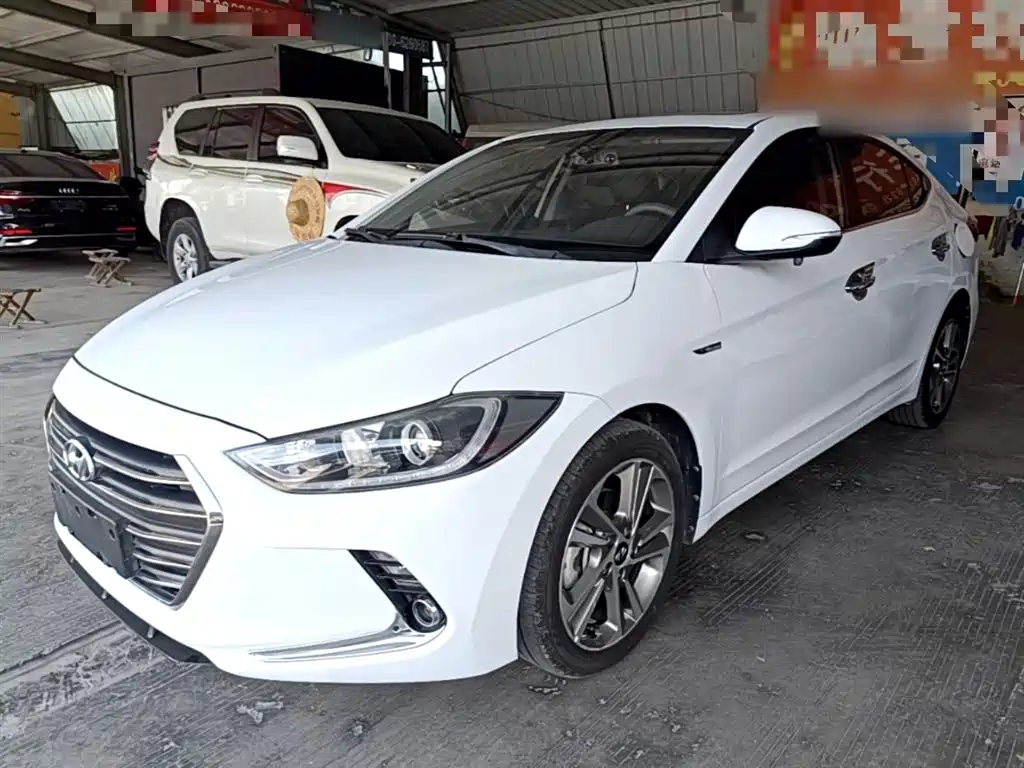 Hyundai Elantra 2019 — фото 1