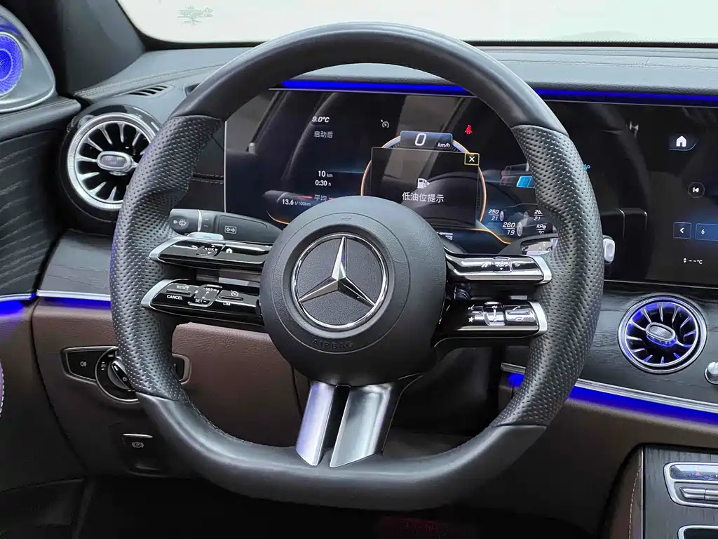 Mercedes-Benz E-Class 2022 — фото 20