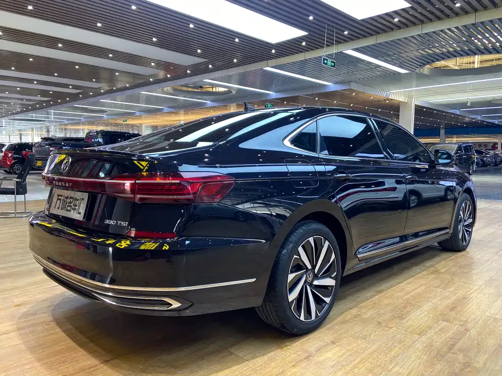 Volkswagen Passat 2023 — фото 19