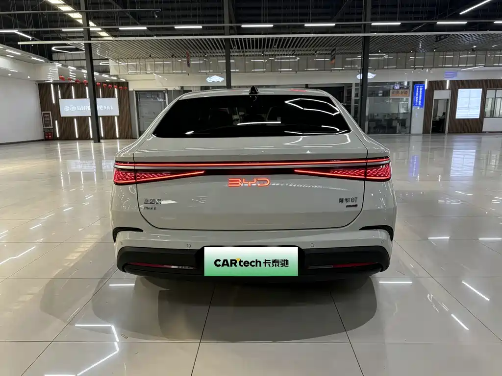 BYD Seal 07 DM-i 2025 — фото 4