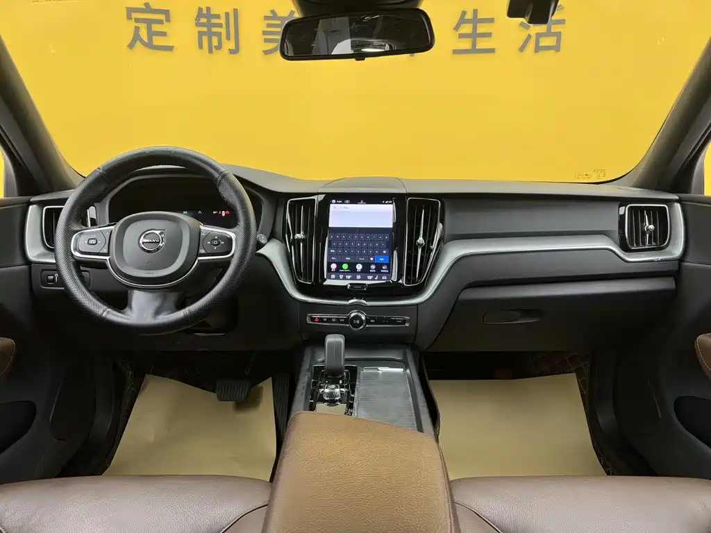 Volvo XC60 2022 — фото 14