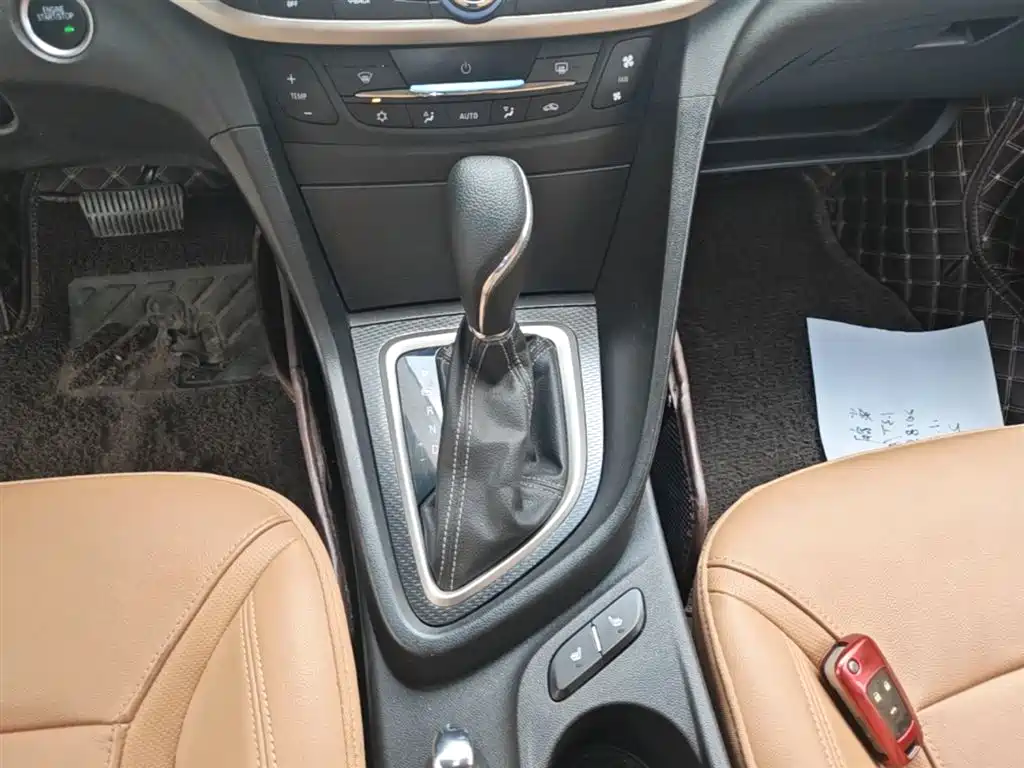 Buick Excelle 2018 — фото 14