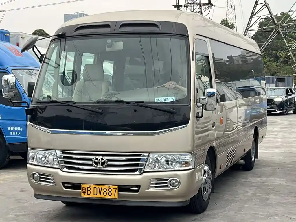 Toyota Coaster 2017 — фото 1