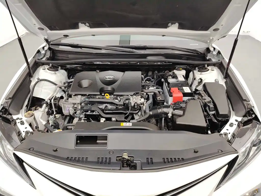 Toyota Camry 2022 — фото 19