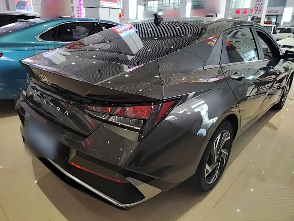Hyundai Elantra 2024