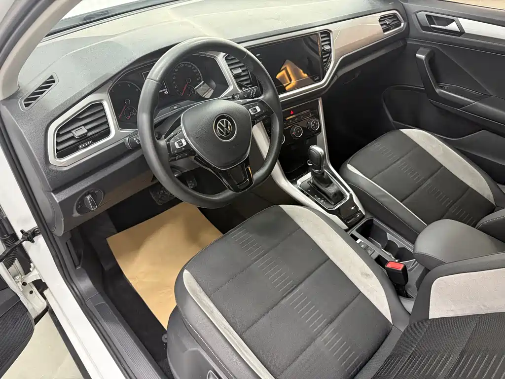 Volkswagen T-Roc 2022 — фото 13