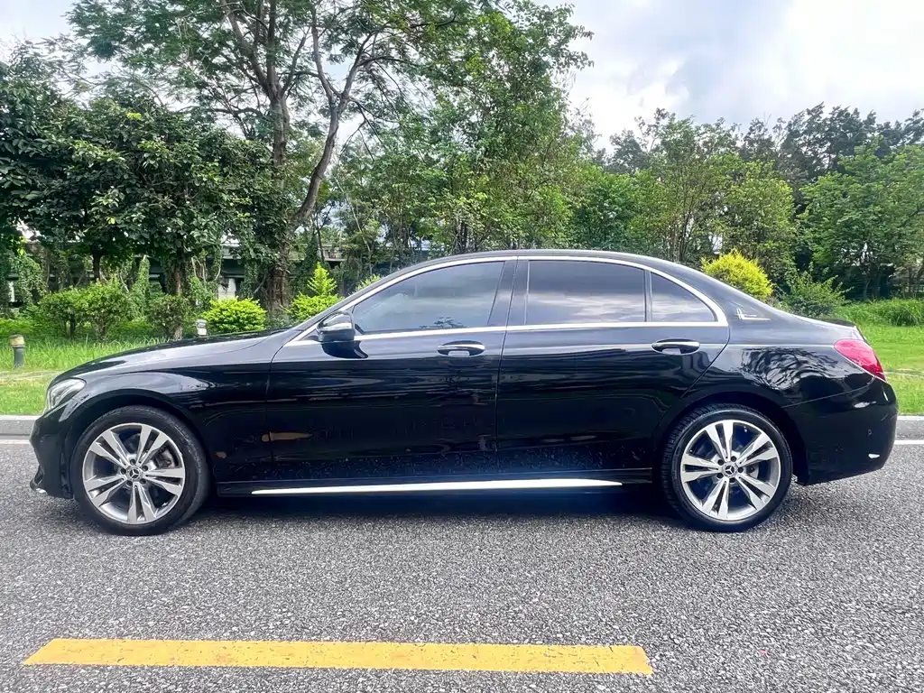 Mercedes-Benz C-Class 2018 — фото 20