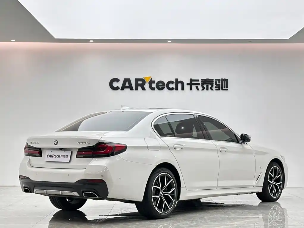 BMW 5 Series 2021 — фото 5
