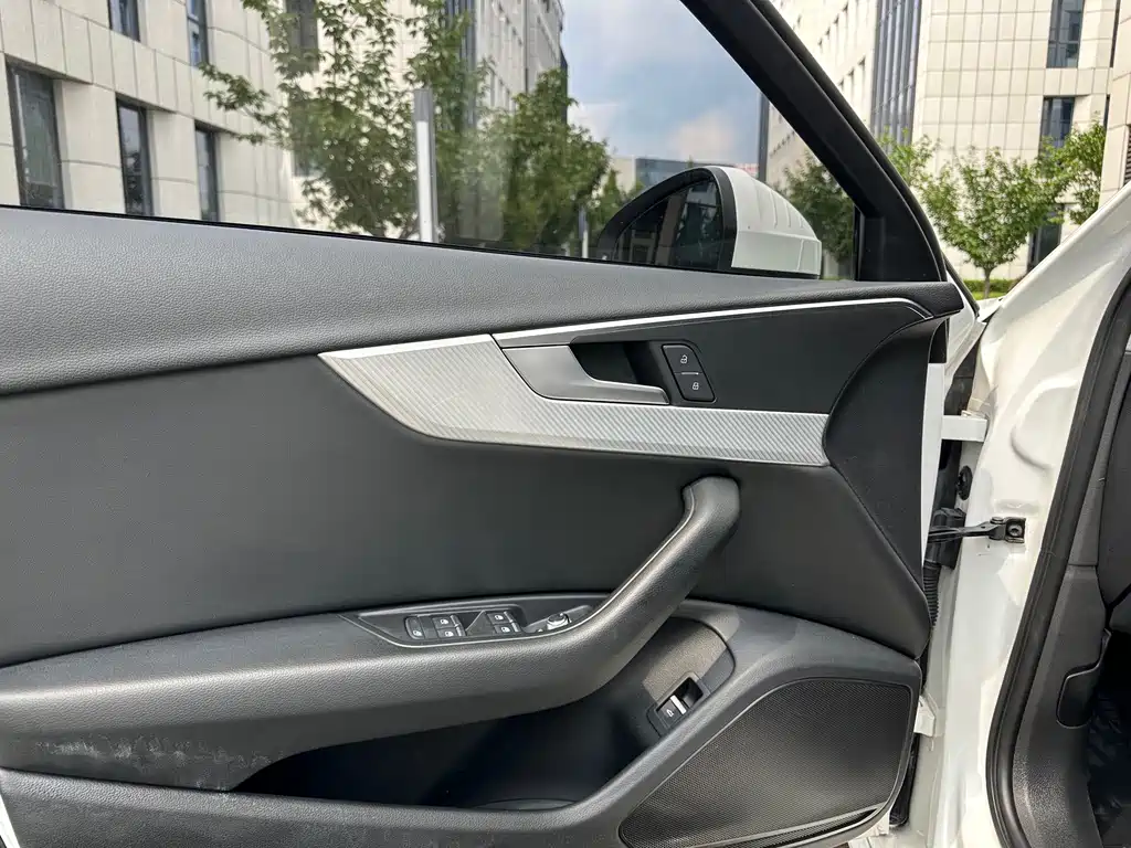 Audi A4L 2017