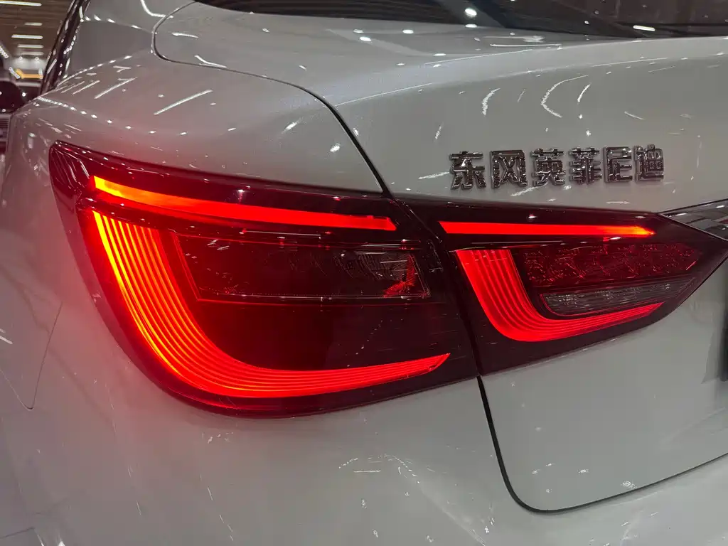Infiniti Q50L 2019 — фото 15