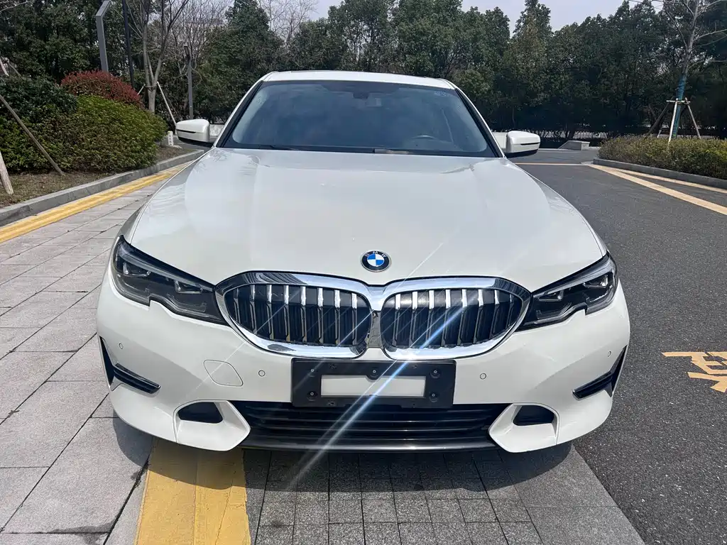 BMW 3 Series 2019 — фото 4
