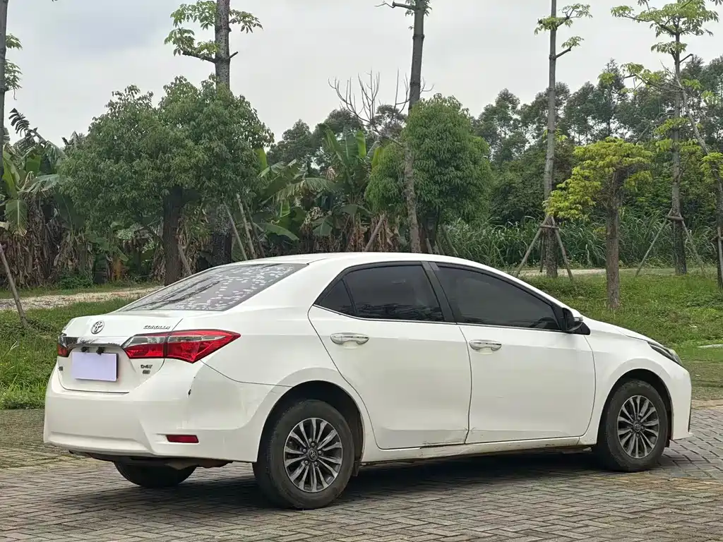 Toyota Corolla 2018 — фото 9
