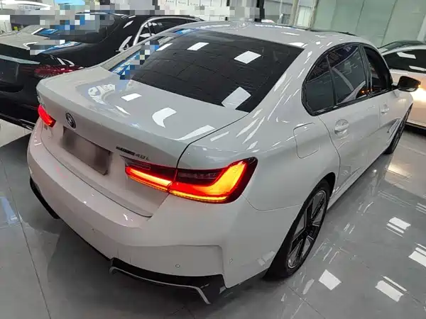 BMW i3 2024