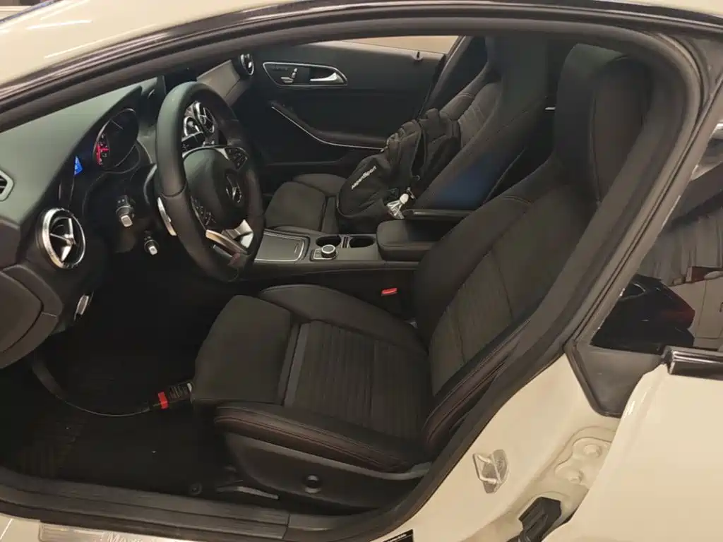 Mercedes-Benz CLA 2018 — фото 15